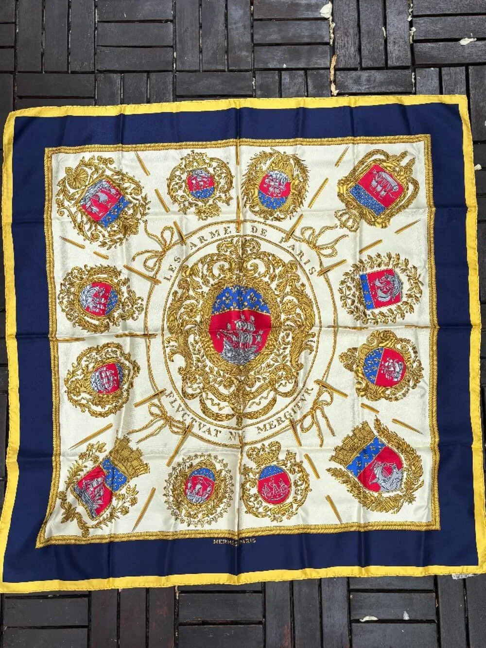 Authentic HERMES Carre 90 Scarf 